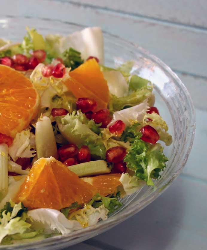 Ensalada de escarola con naranja y granada - MACHUCA DISTRIBUIDOR PUERROS Y VERDURAS
